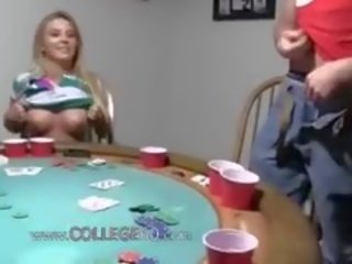 Молодий дівчинки copulating на покер ніч