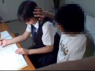 Kool õpilane damsel seksuaalne nilbe stseen