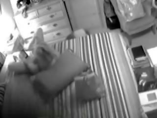 Fant mama zasačeni mastrubacija na skrite vohun kamera prikaži