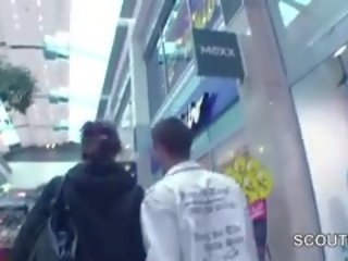 Muda ceko remaja kacau di mall untuk uang oleh 2 jerman youths