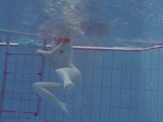 Fabulous alasti tytöt vedenalainen sisään the altaan, x rated elokuva 56