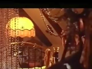 Keyhole 1975: gratuit filming porno agrafe 75