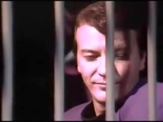 Caged iezīme 1994: bezmaksas caged meita sekss saspraude filma 38