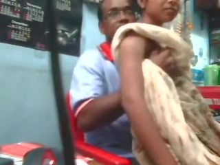 Ινδικό δέση νέος γυναίκα πατήσαμε με neighbour θείος μέσα κατάστημα