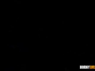 চিত্তাকর্ষক ইউরোপীয় মেয়ে সঙ্গে সঠিক শরীর হয় হার্ডকোর কুকুরের স্টাইল