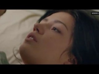 아델 exarchopoulos - 유방을 드러낸 성인 영화 장면 - eperdument (2016)